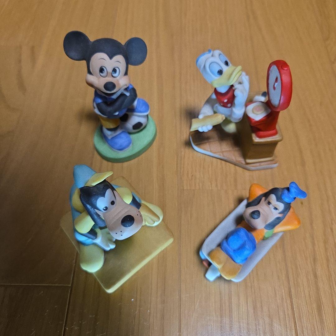 東京ディズニーランド　ディズニーキャラクター　古い陶器製ミニフィギュア4体セット
