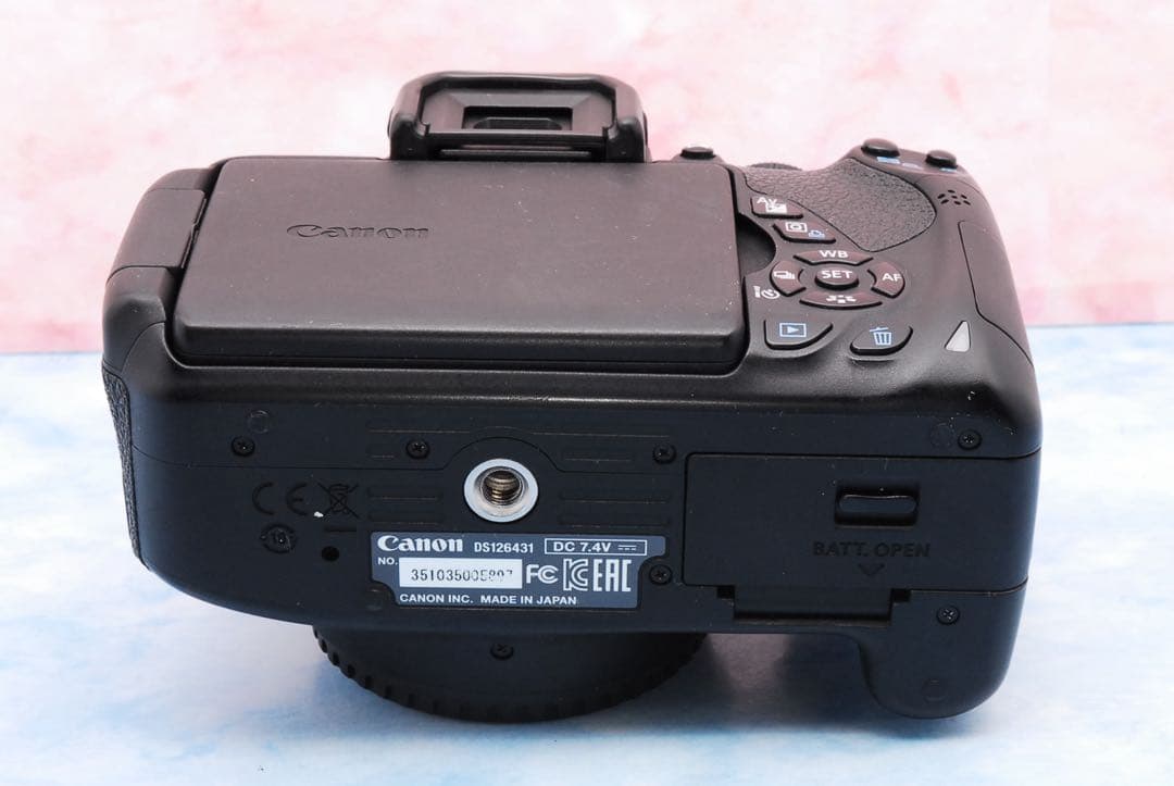 Canon Kiss X7i★一眼レフカメラ★バッグ付★便利な高倍率レンズ付