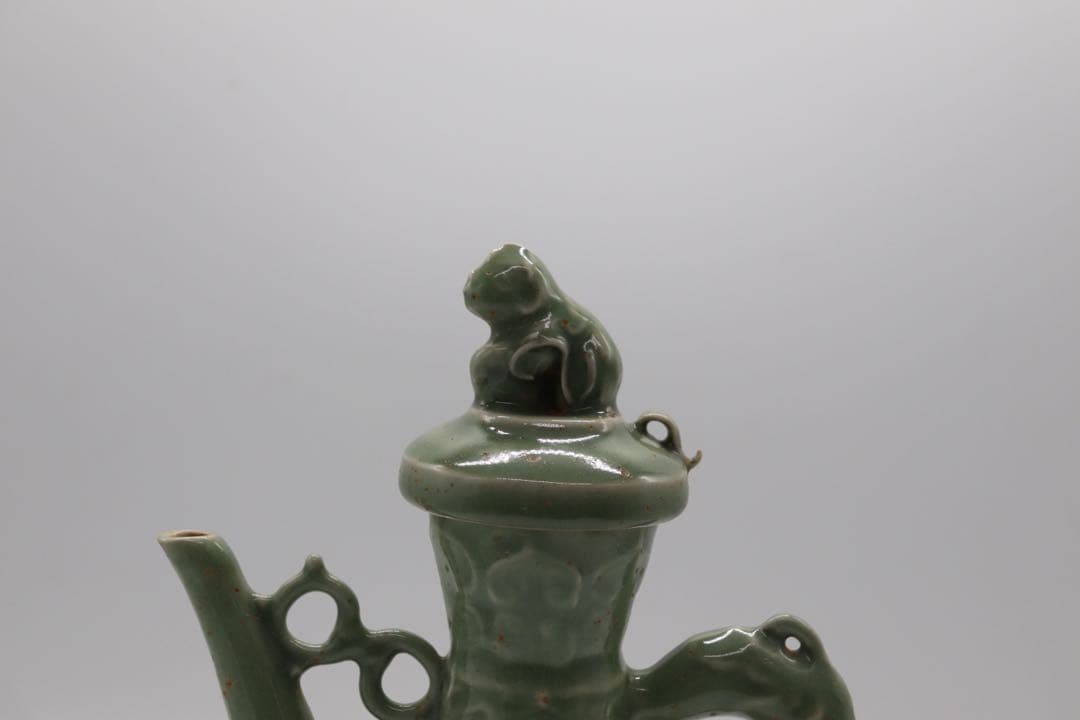 中国　青磁　水注　浮き彫り鳳紋　送料込み0416