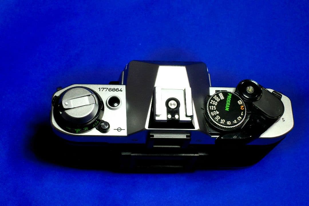 フィルムカメラ Canon AE-1 Program + New FD mm/F