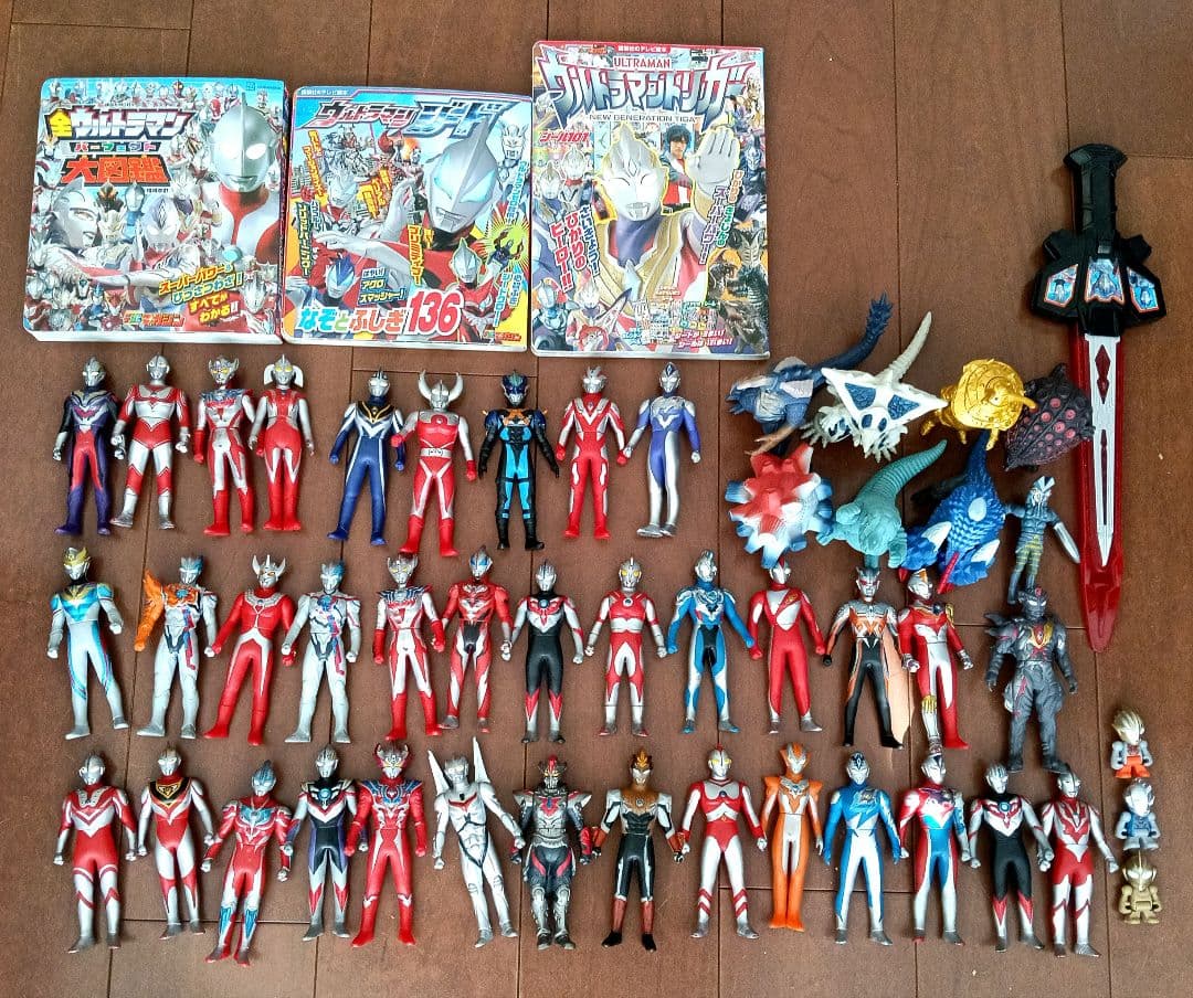 ウルトラマンソフビ 44体　バスボールフィギュア　本　剣　まとめ売り