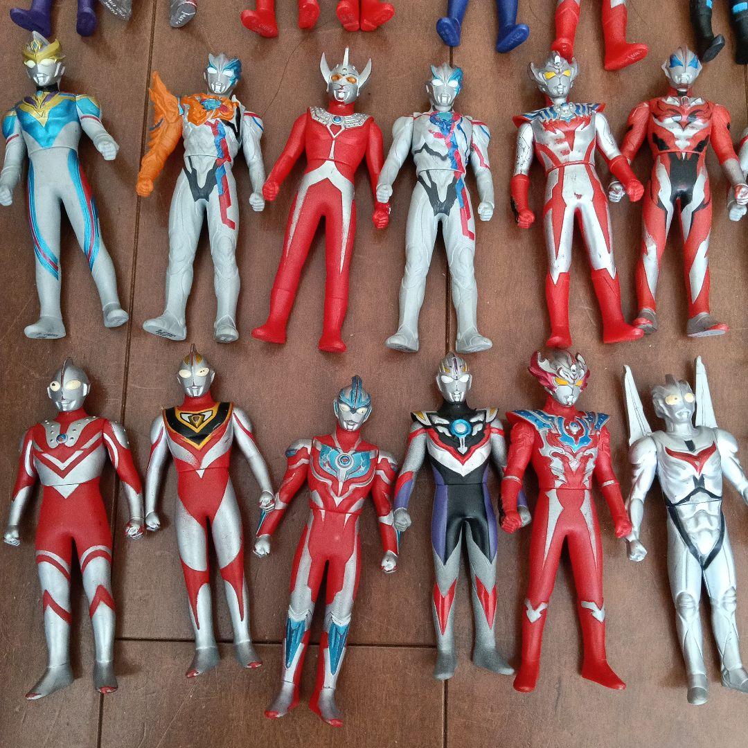 ウルトラマンソフビ 44体　バスボールフィギュア　本　剣　まとめ売り