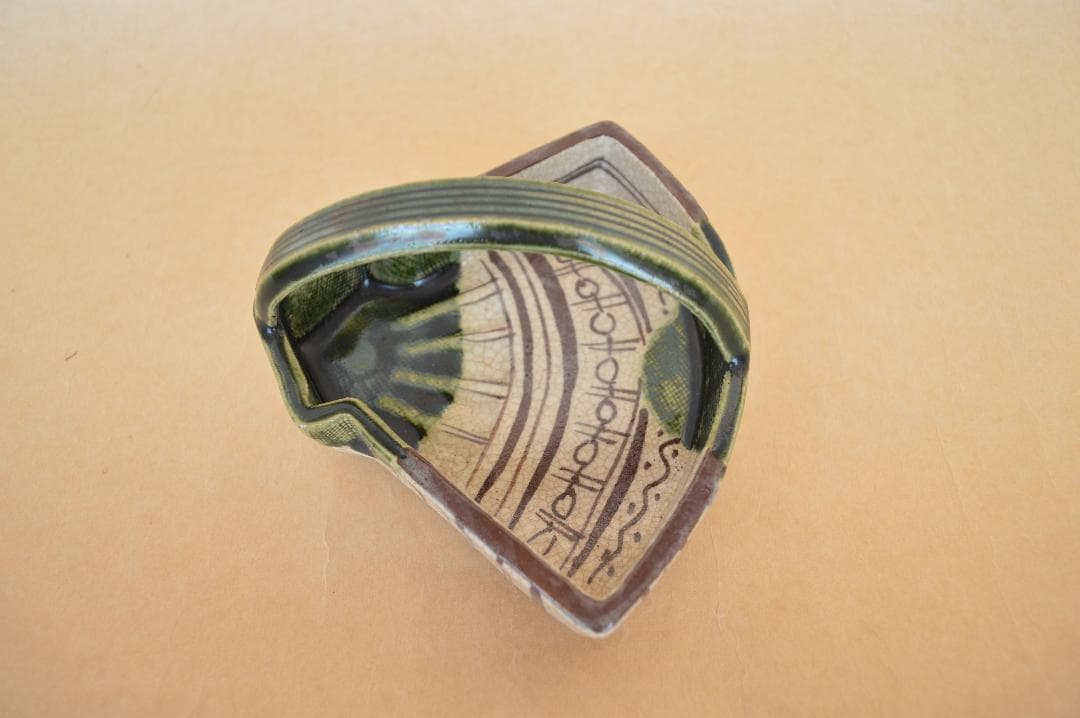 北大路魯山人　織部手付扇面向付