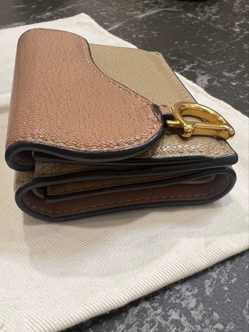 【ゆな】Dior レザー三つ折り財布 ベージュ ピンク