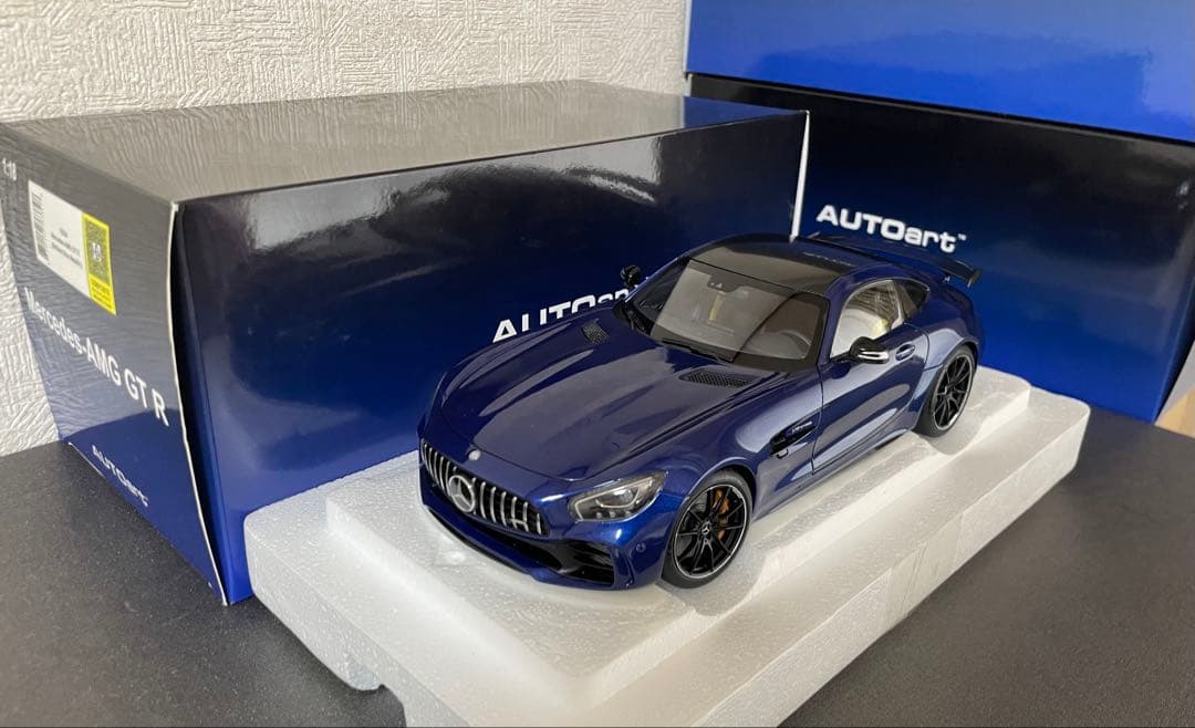 【新品同様】オートアート 1/18 AMG GT R 76334