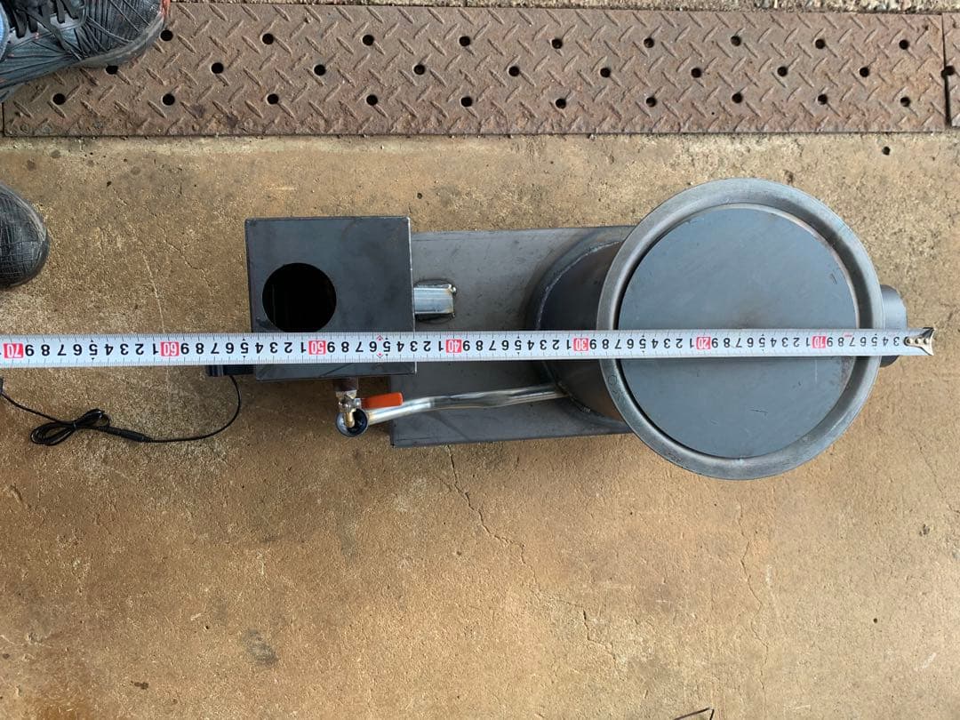 廃油ストーブ 煙突アダプタ付き80mm、100mm煙突使えます。