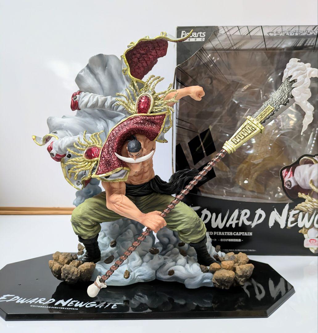 箱あり　白ひげ　ワンピース　フィギュア バンダイ　フィギュアーツZERO