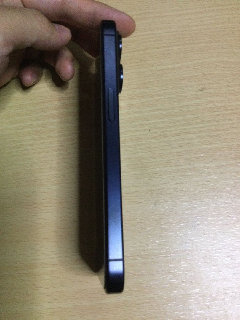 Liora_K_0101iPhone 15 Pro ブルーチタニウム