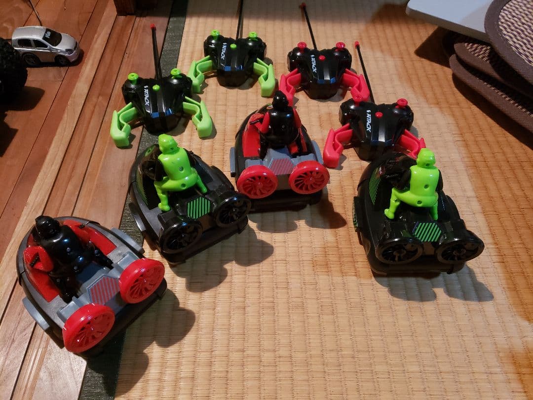 ラジコン　陸上型ボート　4個セット