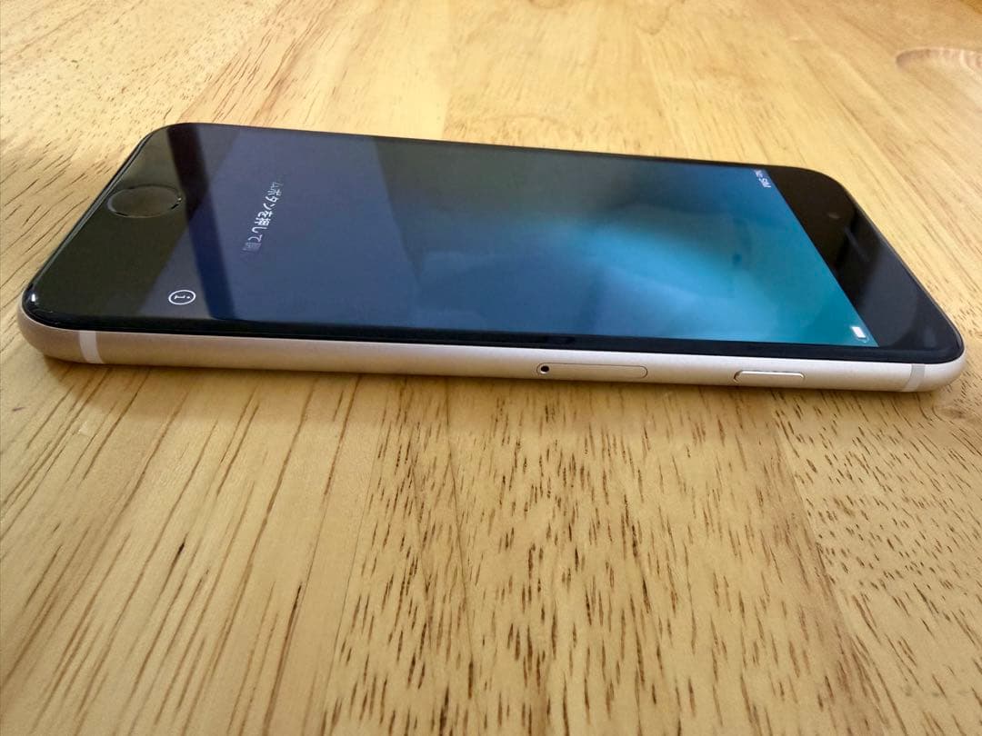 Apple iPhone SE 第3世代 本体 ホワイト 128GB