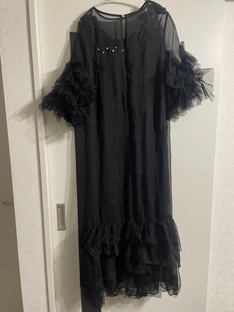 willfully hem tiered volume sleeve ブラック