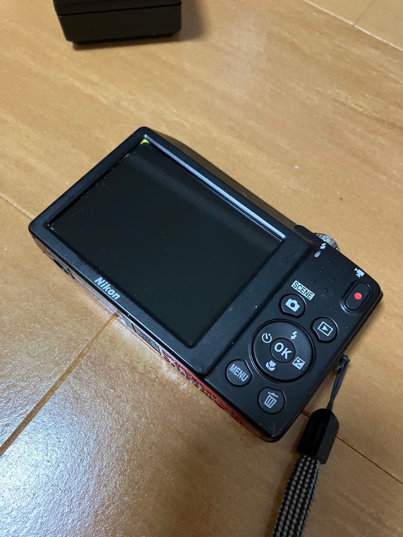 Nikon COOLPIX A100レッド バッテリーチャージャー付き