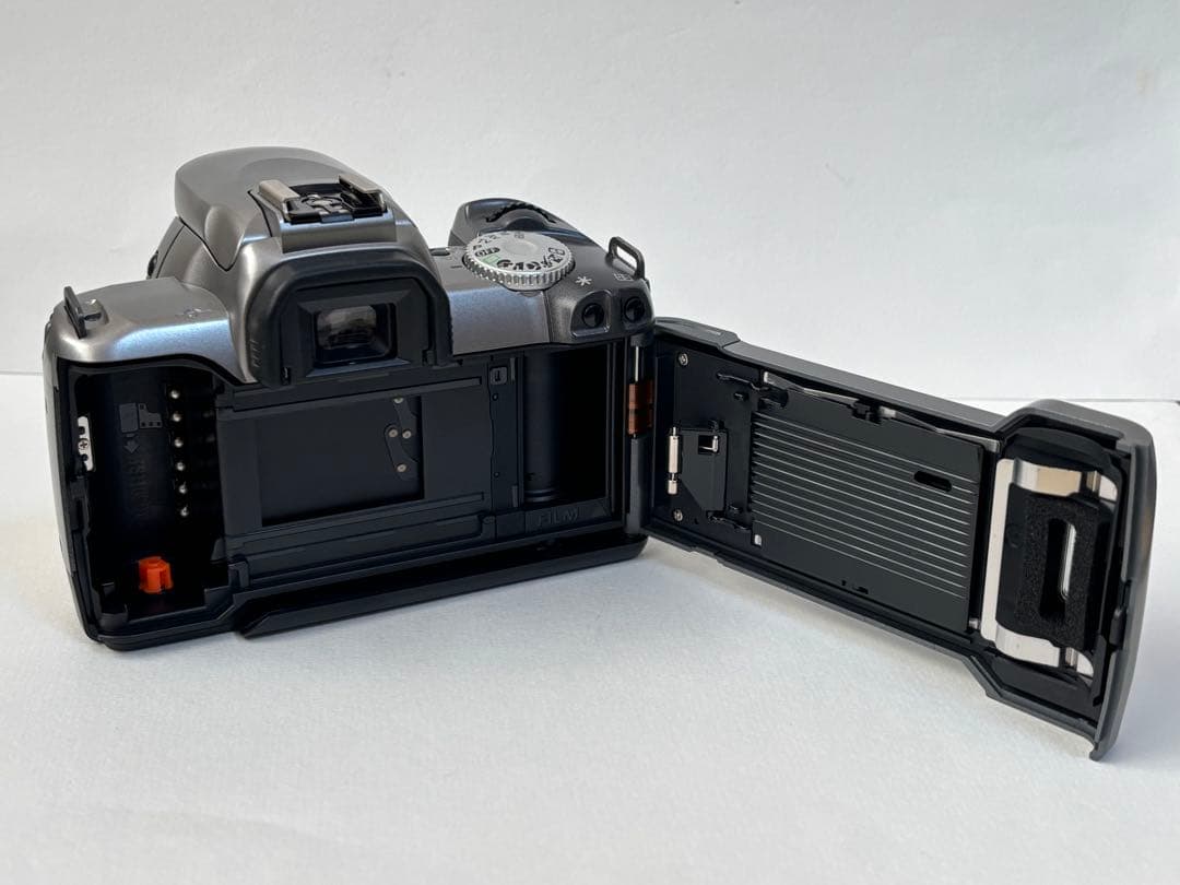 フィルム一眼レフ Canon EOSKiss7 28-90mmレンズ付き