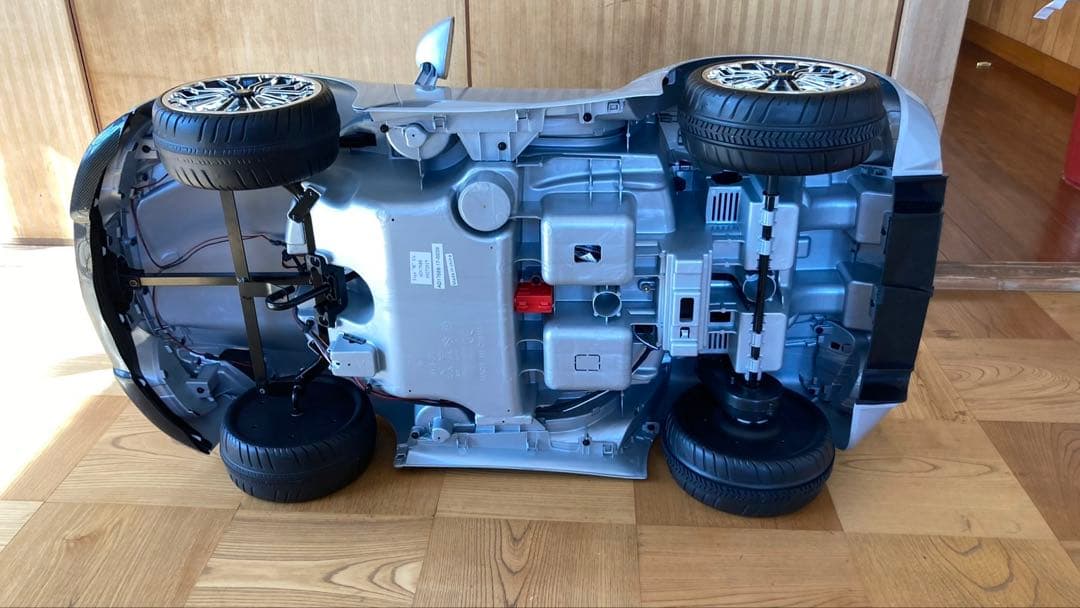 電話　ミニカー　トイザラス　アヴィーゴ　6v ポルシェ918 電動自動車