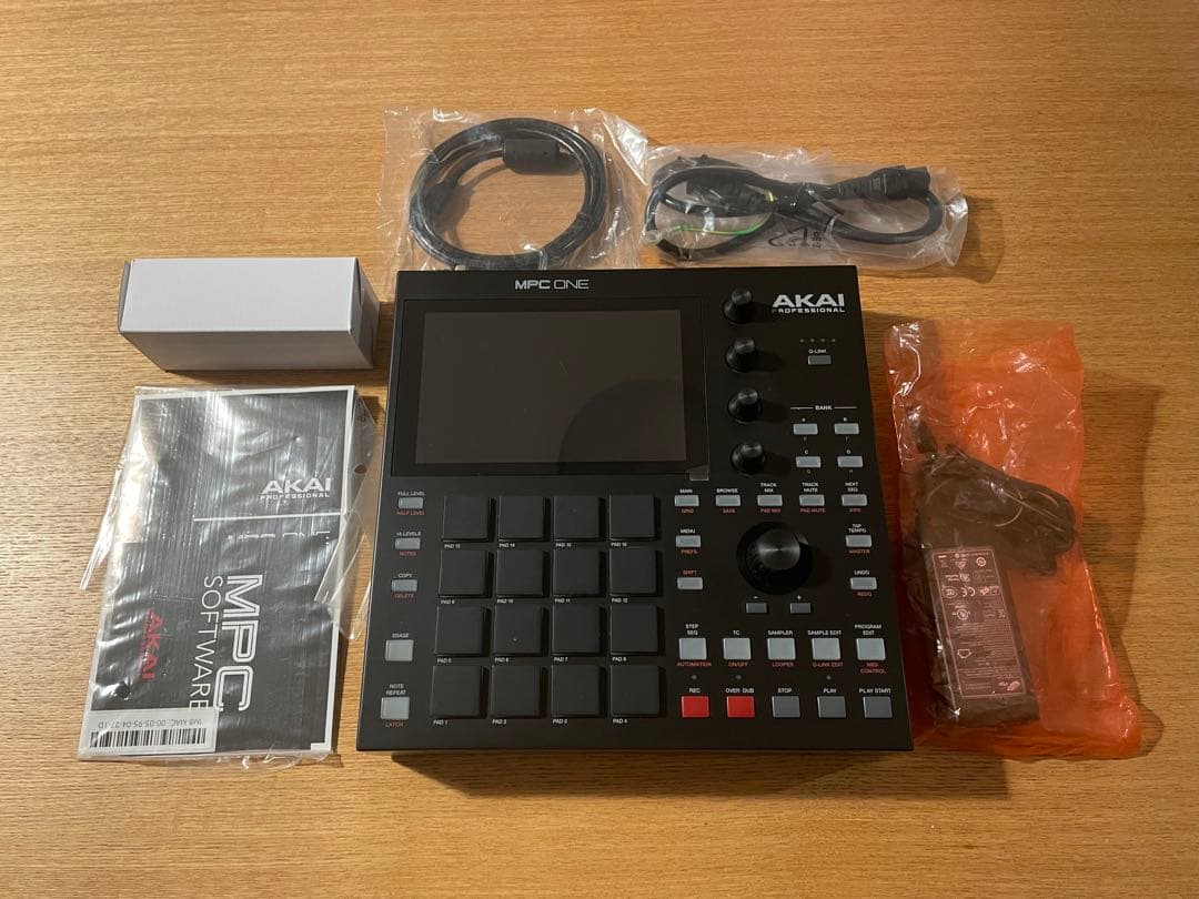 【ほぼ未使用品】AKAI MPC One