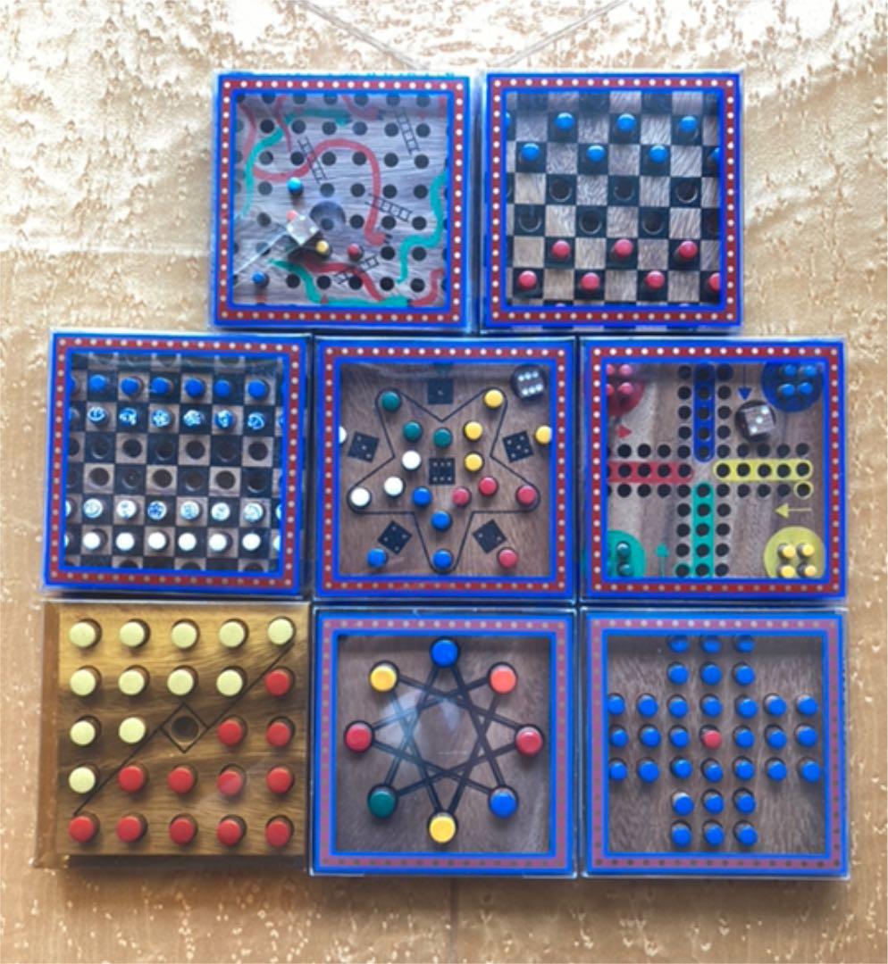 ラグーン社　ウッドパズル　ボードゲーム　オブジェ　知育玩具　木のおもちゃ