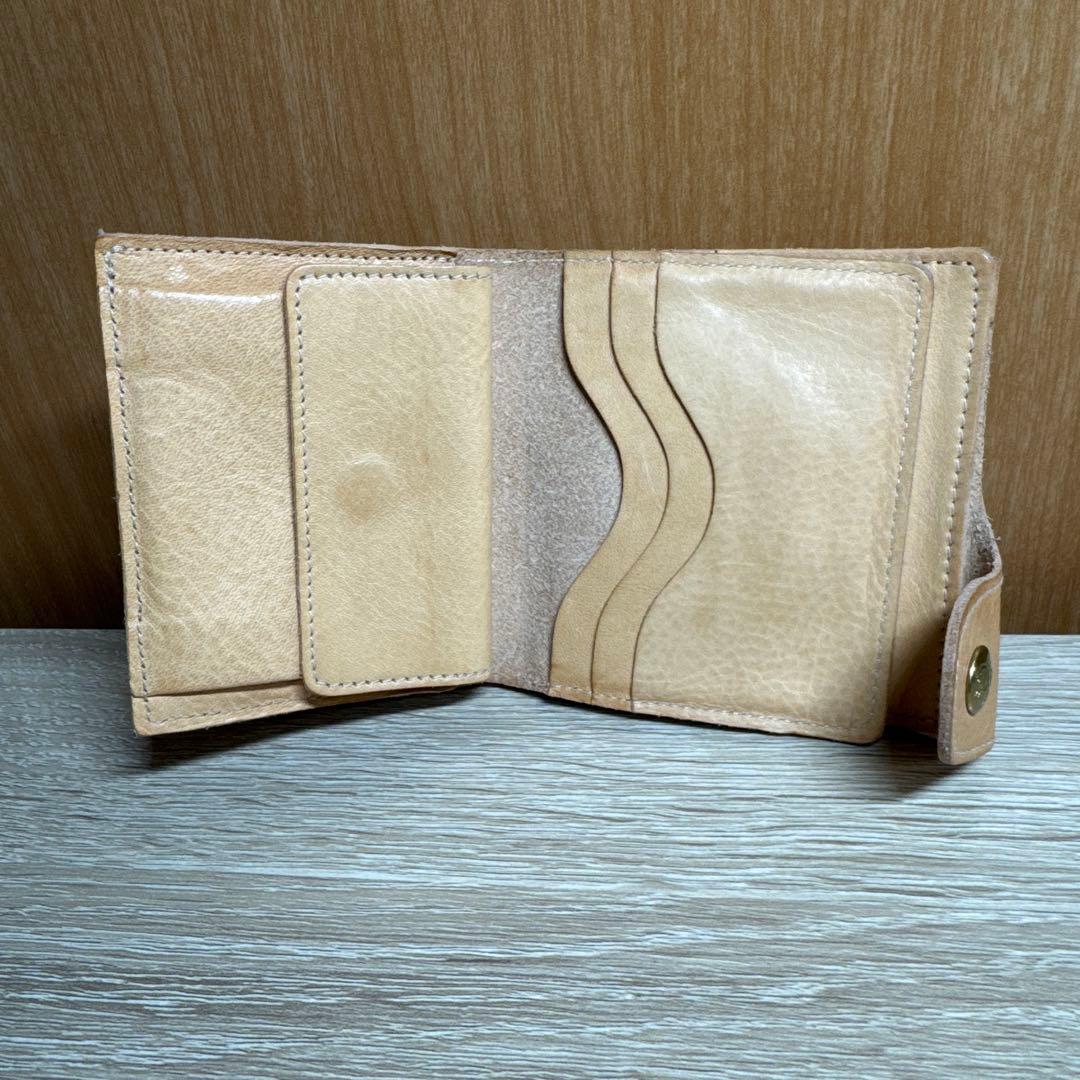 イルビゾンテ　折り財布　男女問わず ナチュラルヌメ IL BISONTE