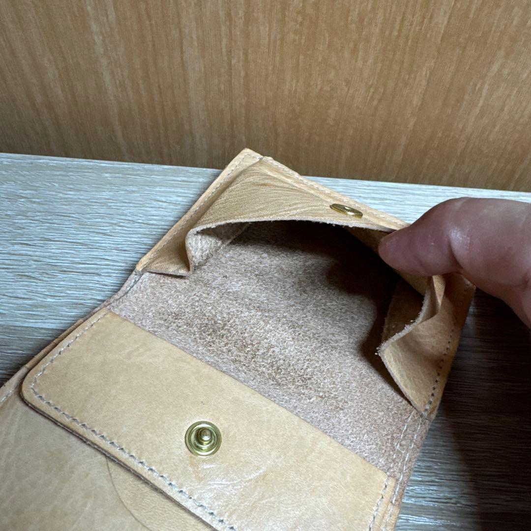 イルビゾンテ　折り財布　男女問わず ナチュラルヌメ IL BISONTE