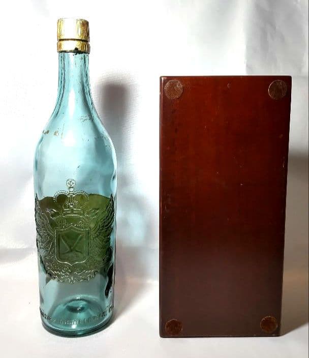 モロゾフ68 空瓶 と ワインラック アブサン