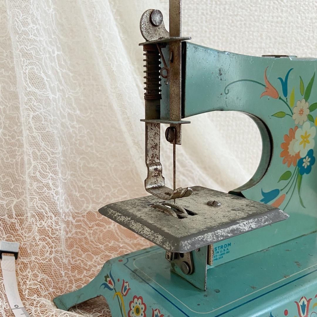 アンティーク トイミシン　水色　リンドストローム ビンテージ