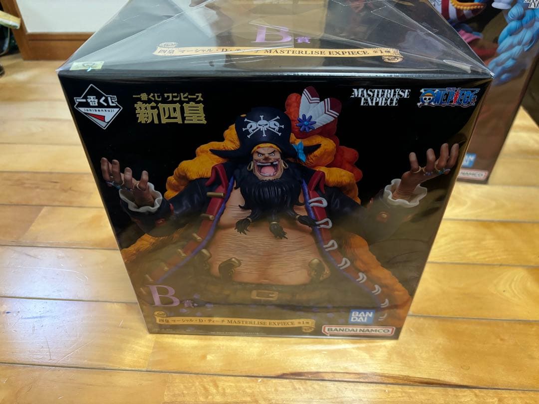 ワンピース一番くじ　新四皇フィギュアセット絶対的正義セット