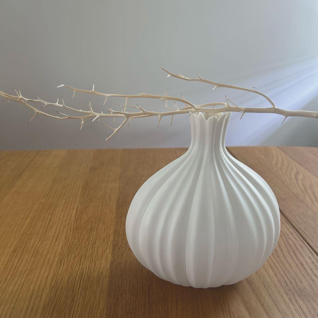 若杉聖子　アート　磁器、ホワイト　花瓶　工芸　美術　人気作家