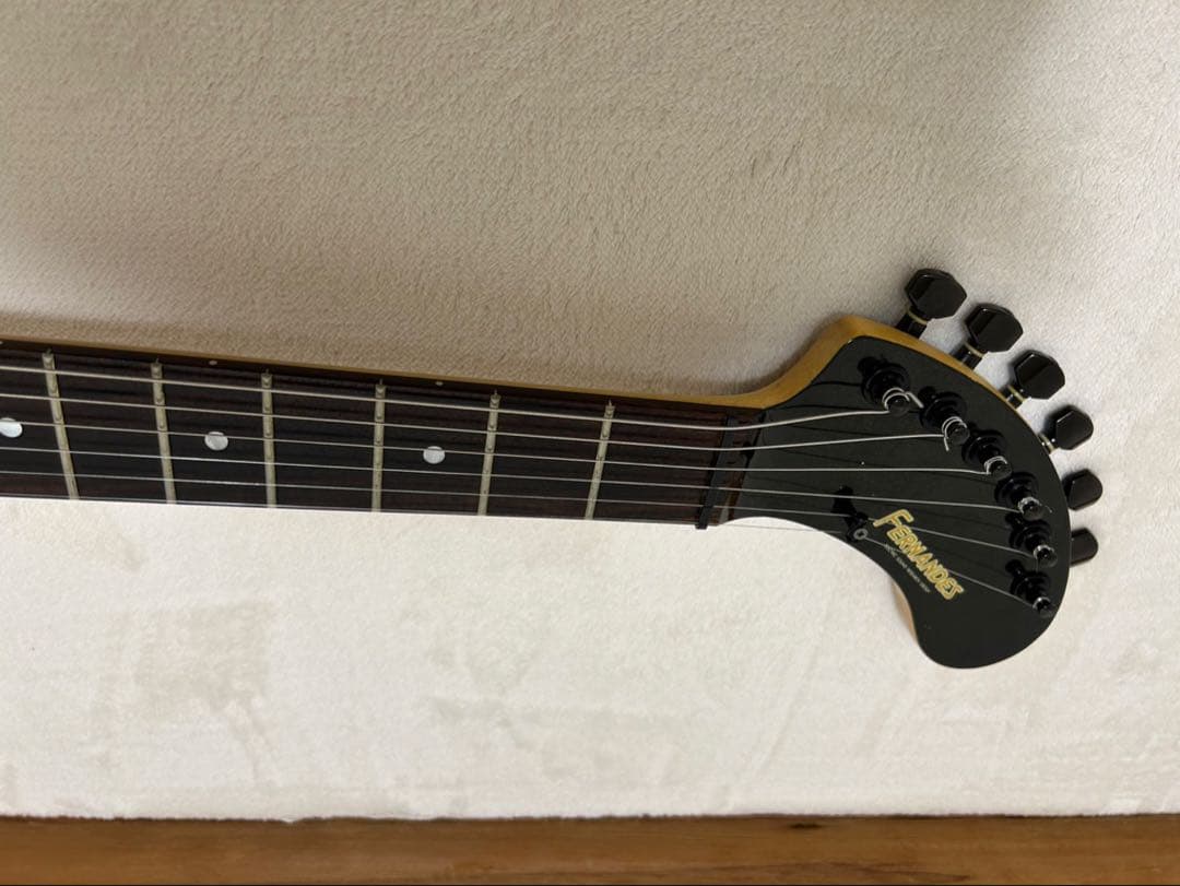 ぎ*う様 【ジャンク品】FERNANDESフェルナンデスZO-3エレキギターぞう