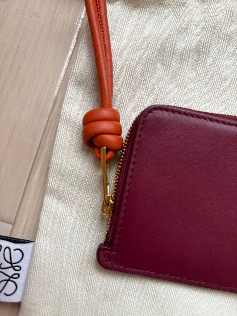 【新品未使用】ロエベ　ノット カードホルダー（シャイニーナパカーフ）