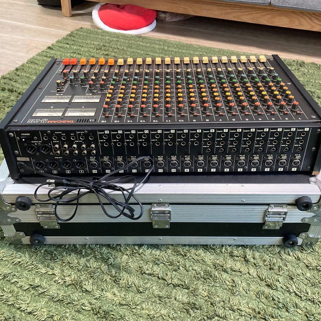 TASCAM M-216 ビンテージアナログミキサー ハードケース付き
