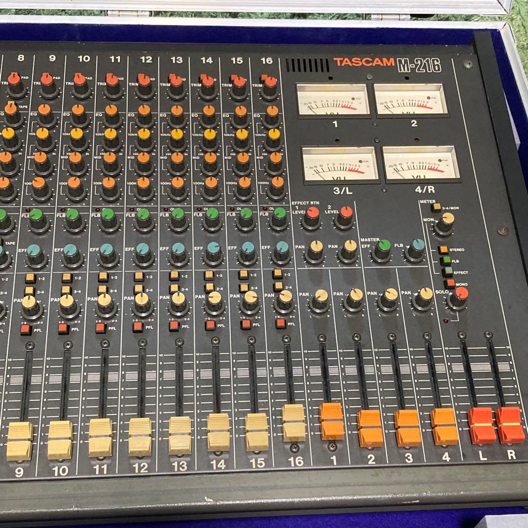 TASCAM M-216 ビンテージアナログミキサー ハードケース付き