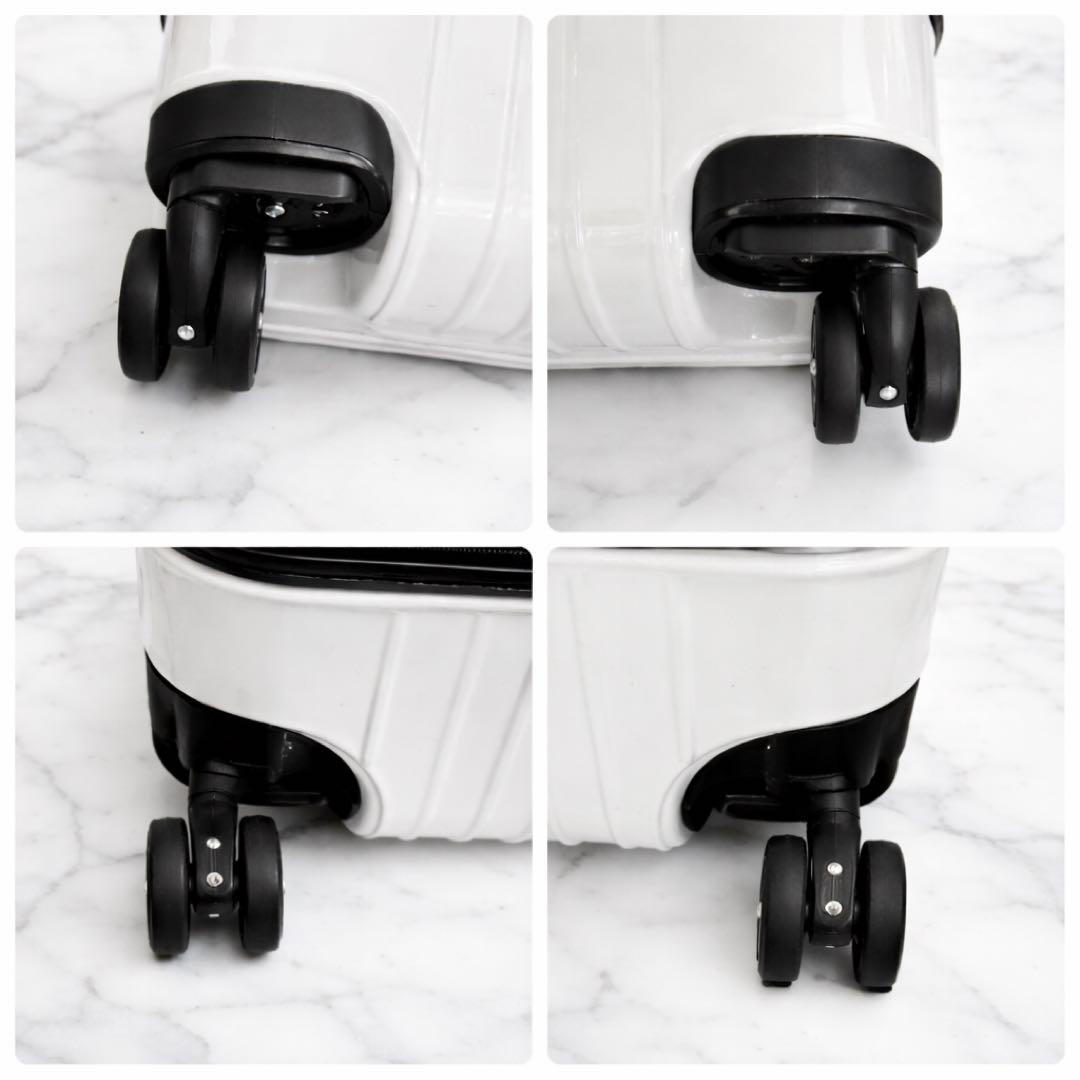 現行 リモワ エッセンシャルライト チェックインL 81L ネームタグ未使用