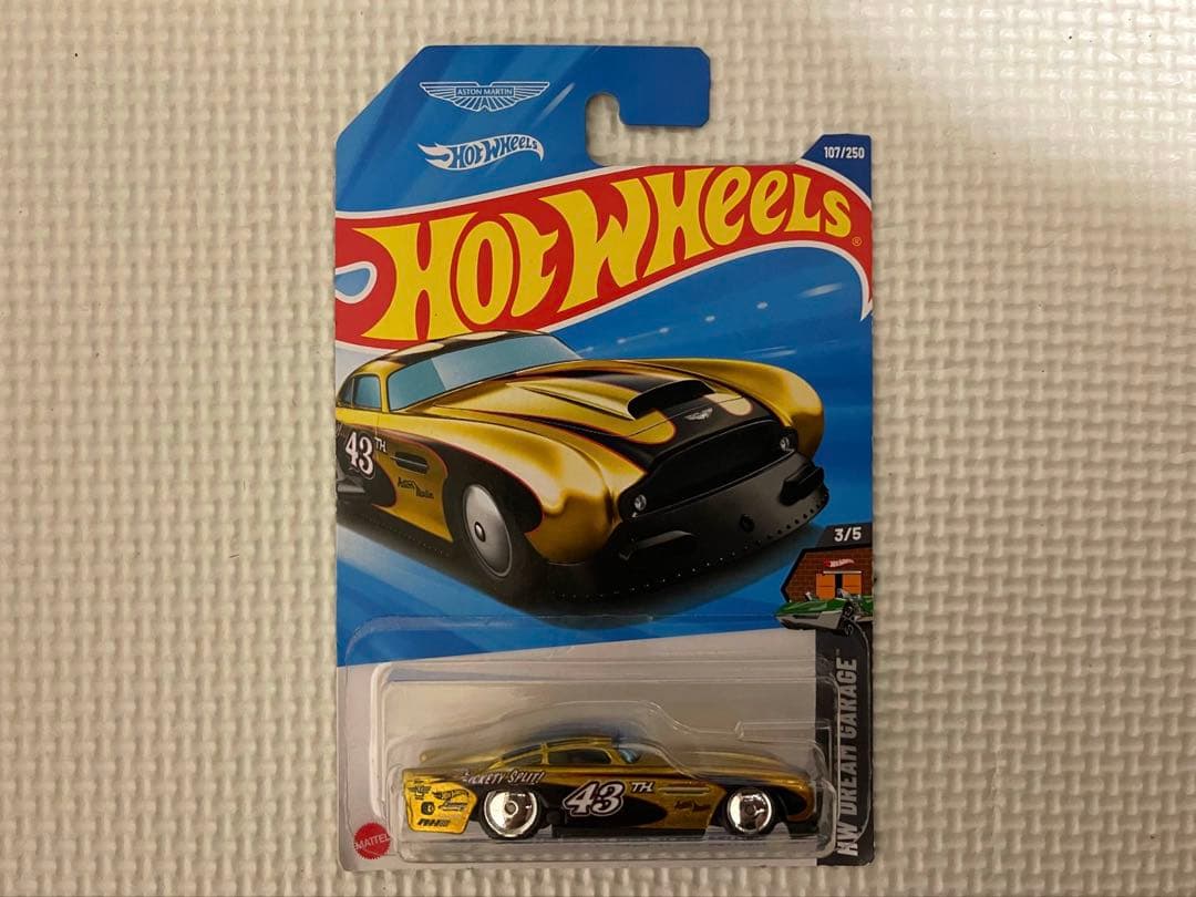 ホットウィール　STH ASTON MARTIN DB4GT