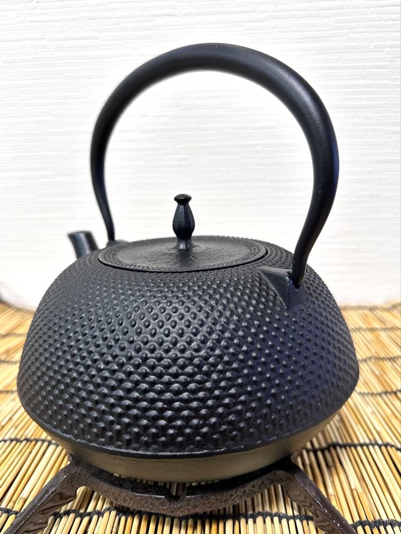 新品、供箱、栞付　南部盛栄堂(OIGEN)造　平型アラレ１.５Ｌ　ＩＨ対応品