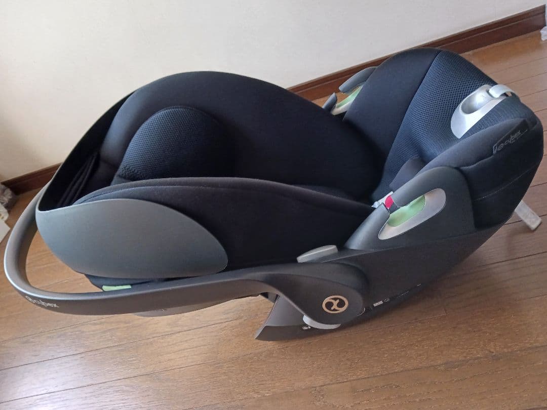 CYBEX cloud Ti-sizeチャイルドシート