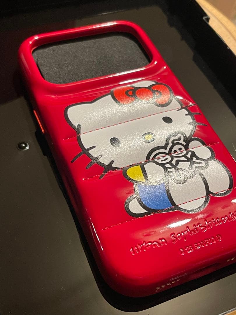 urbansophistication iPhone17Pro ハローキティ 赤