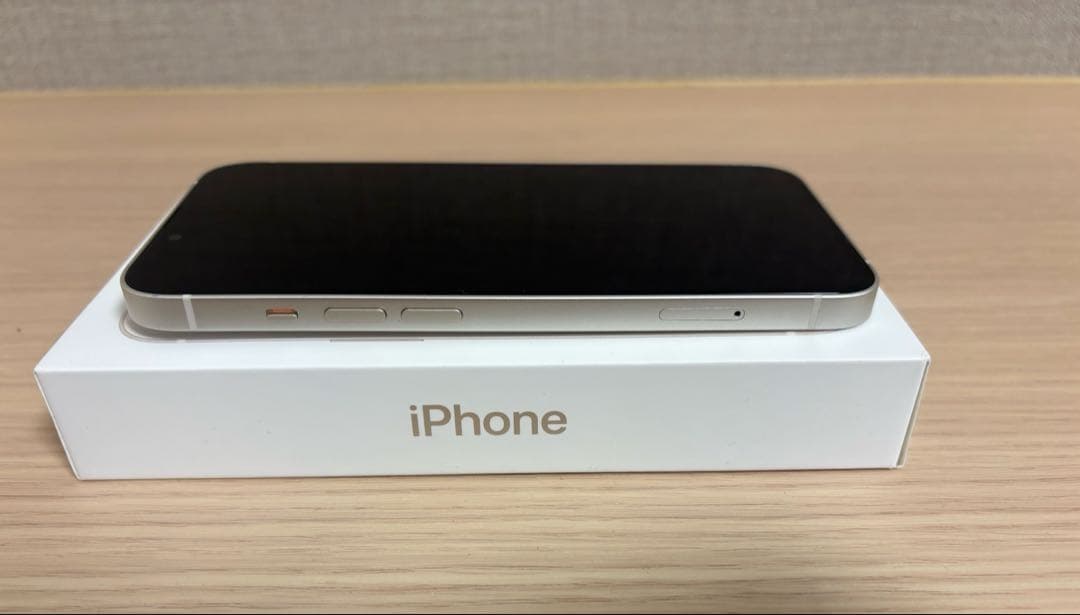 Apple iPhone13 ホワイト 本体