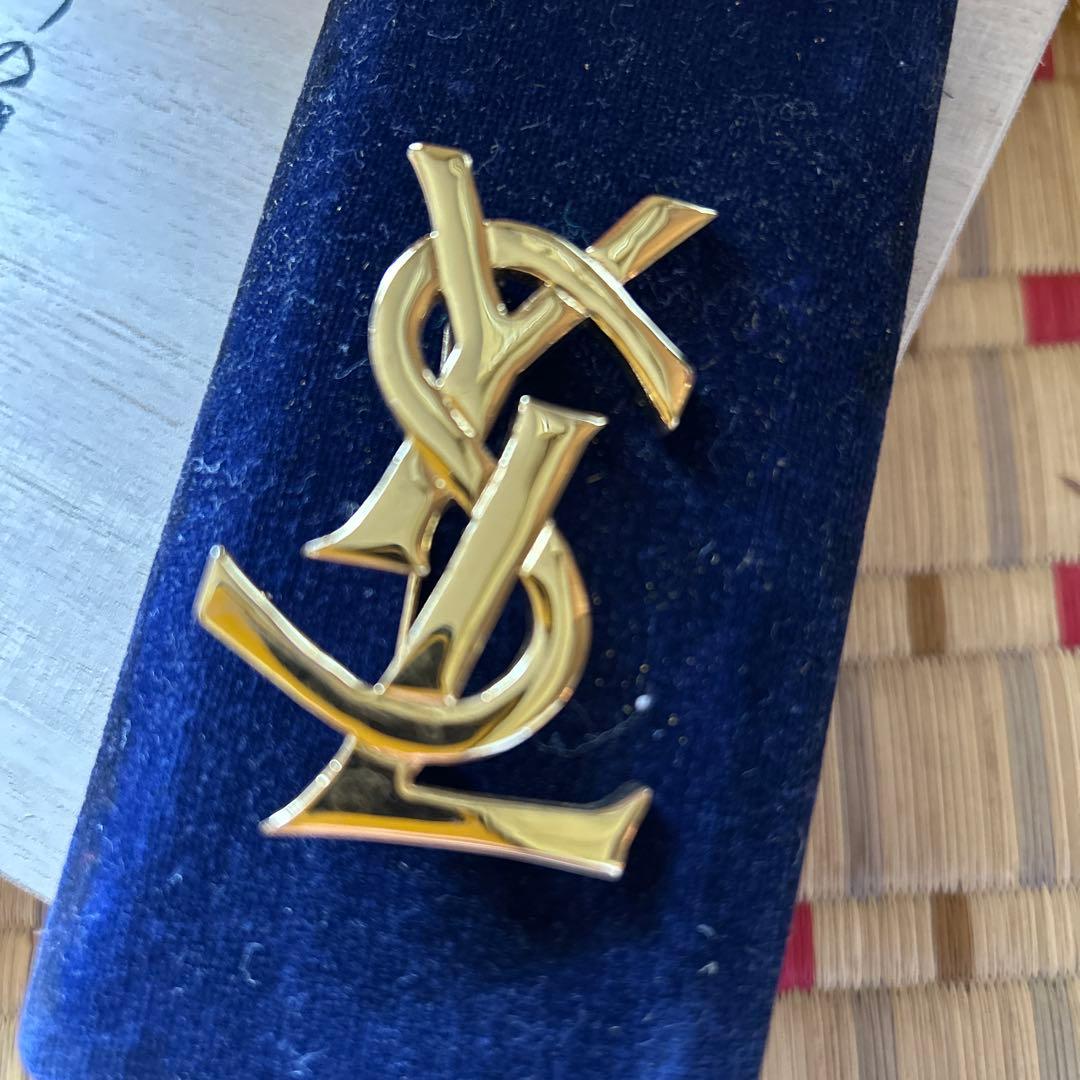1点もの✨キラキラ✨美品 YSL ゴールド ロゴブローチ