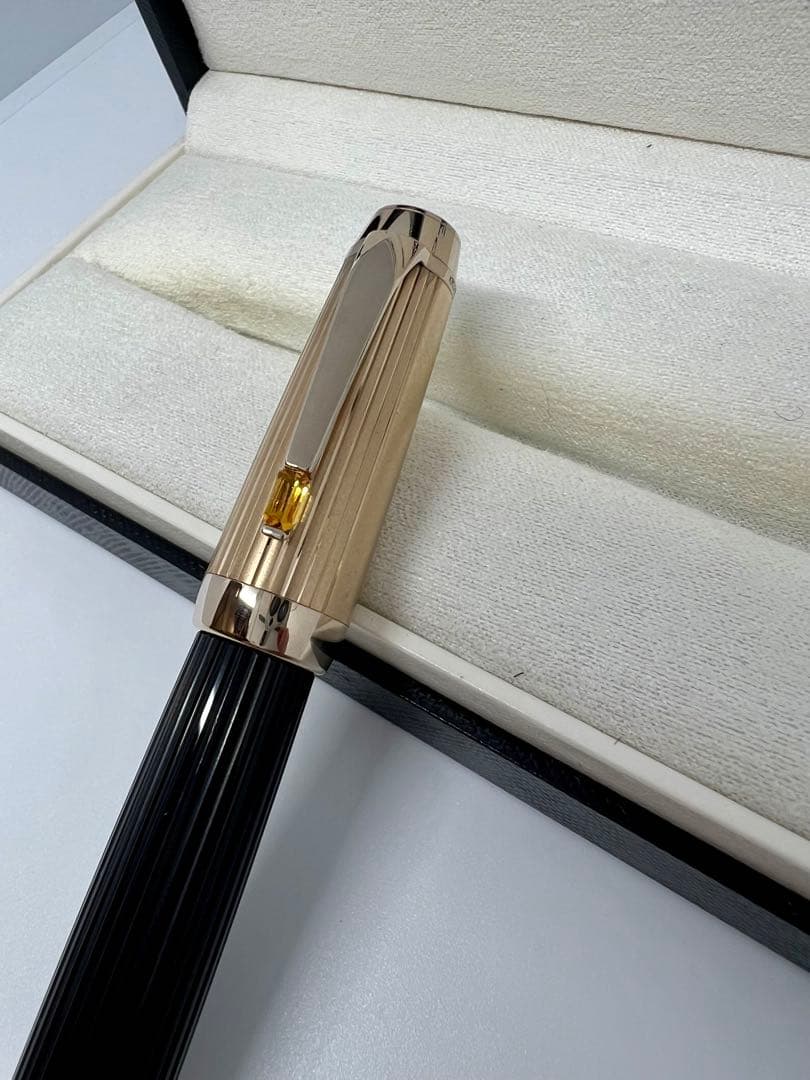 MONT BLANC ボールペン本体 専用ケース付き　宝石付き