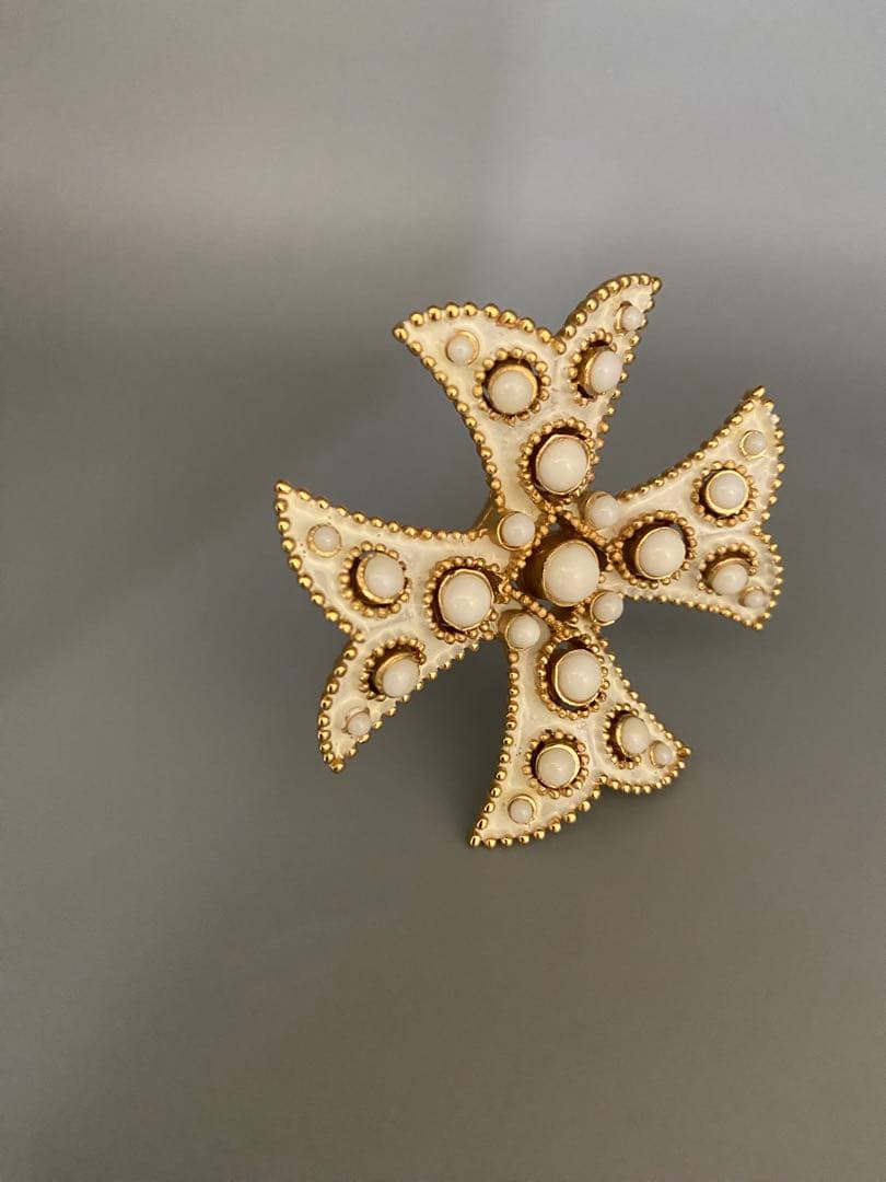 lotuscloud 2449⭐️TRIFARI トリファリ ブローチ ビンテージ