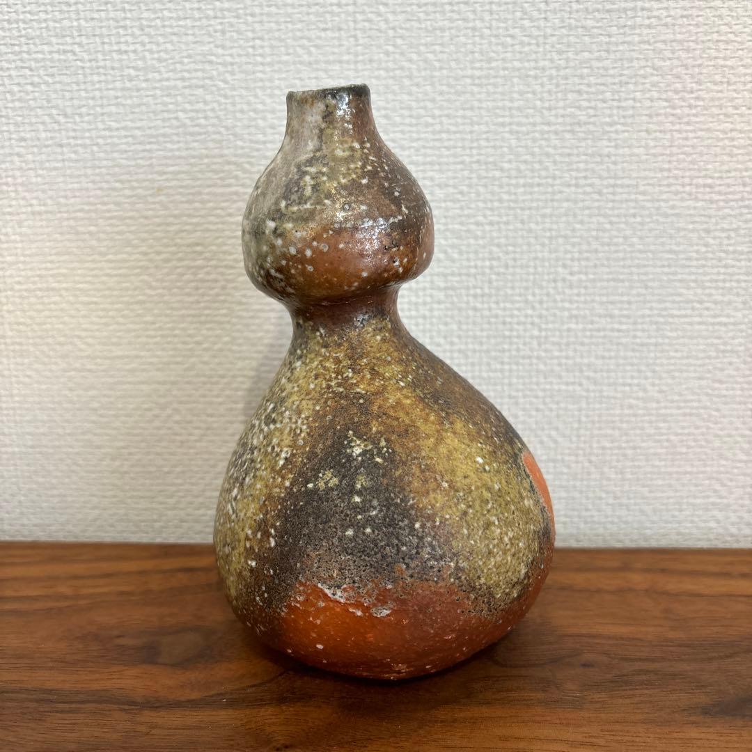 デレック・ラーセン　信楽焼徳利