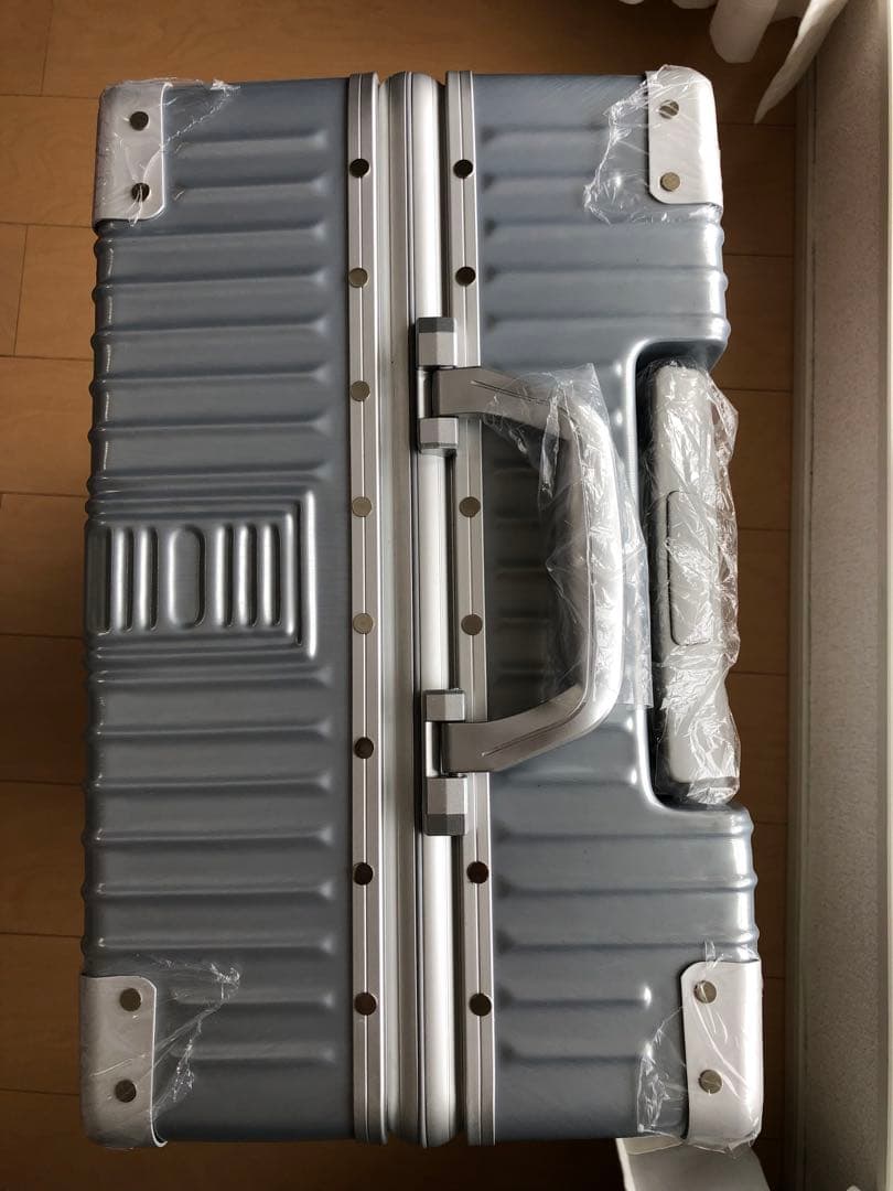 スーツケース　キャリーケース　Mサイズ(不織布カバー付き)