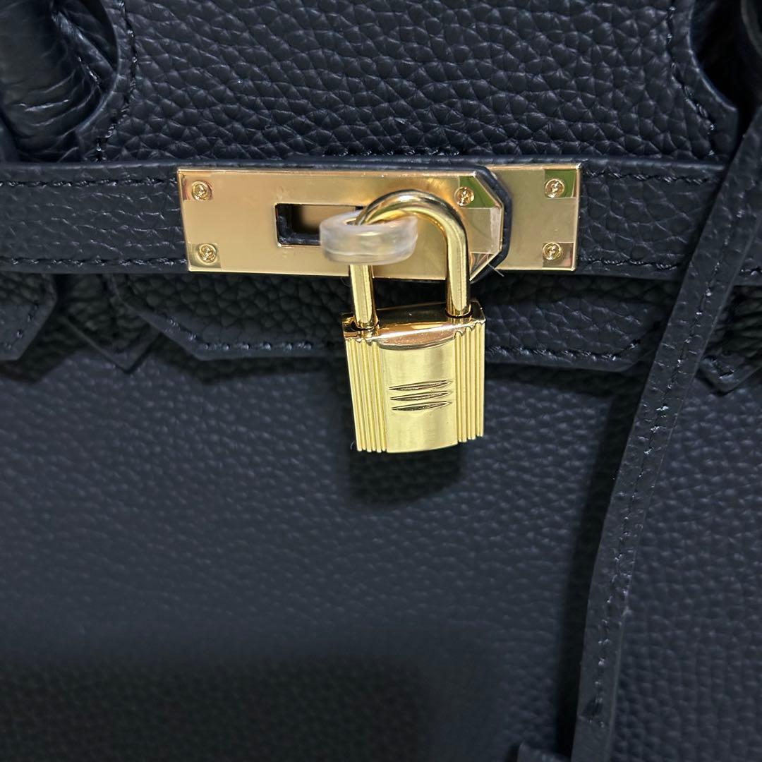 【新品】レザー　ハンドバッグ　トートバッグ　南京錠付き　ビジネス　A4 大容量