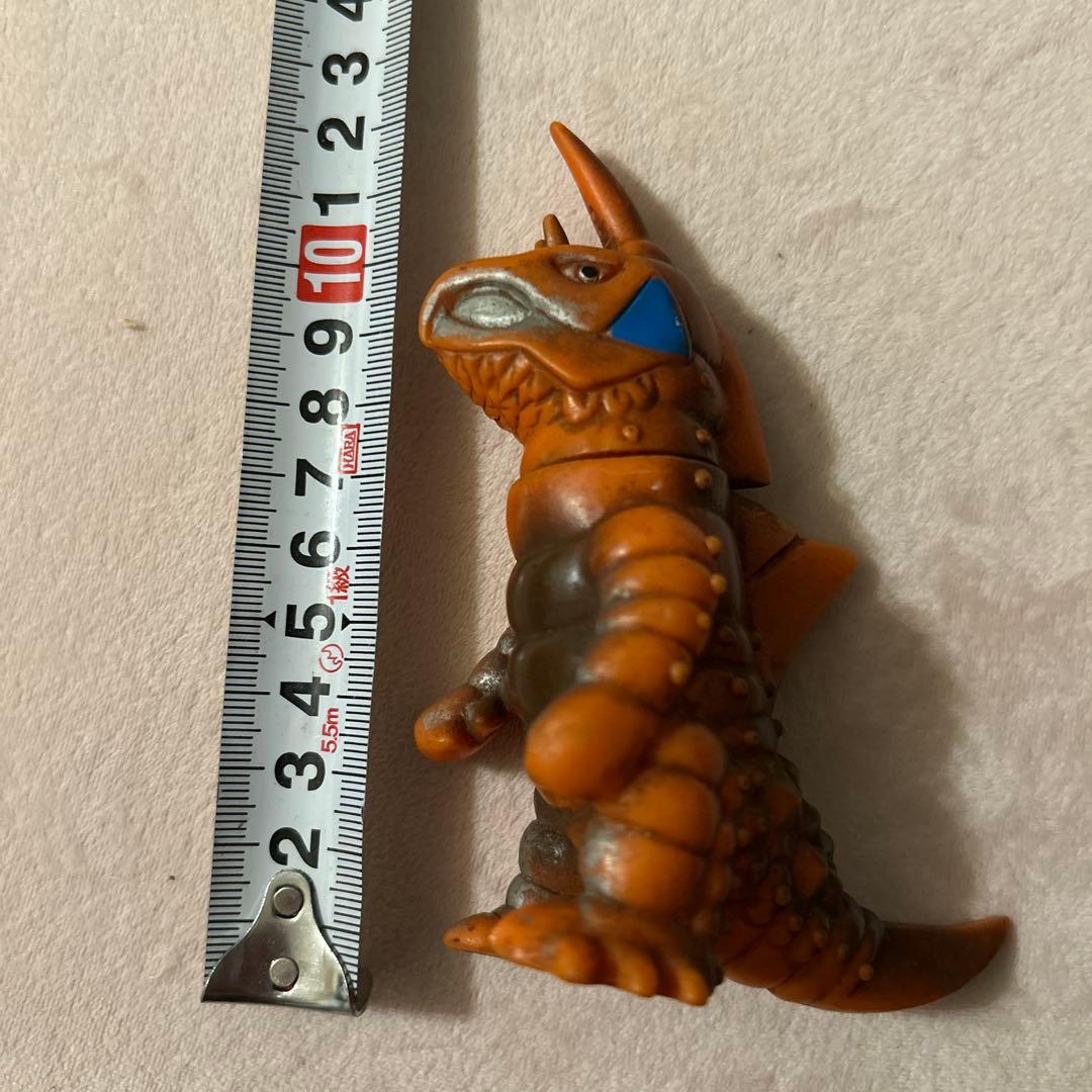 ウルトラマン 怪獣 フィギュア オレンジ