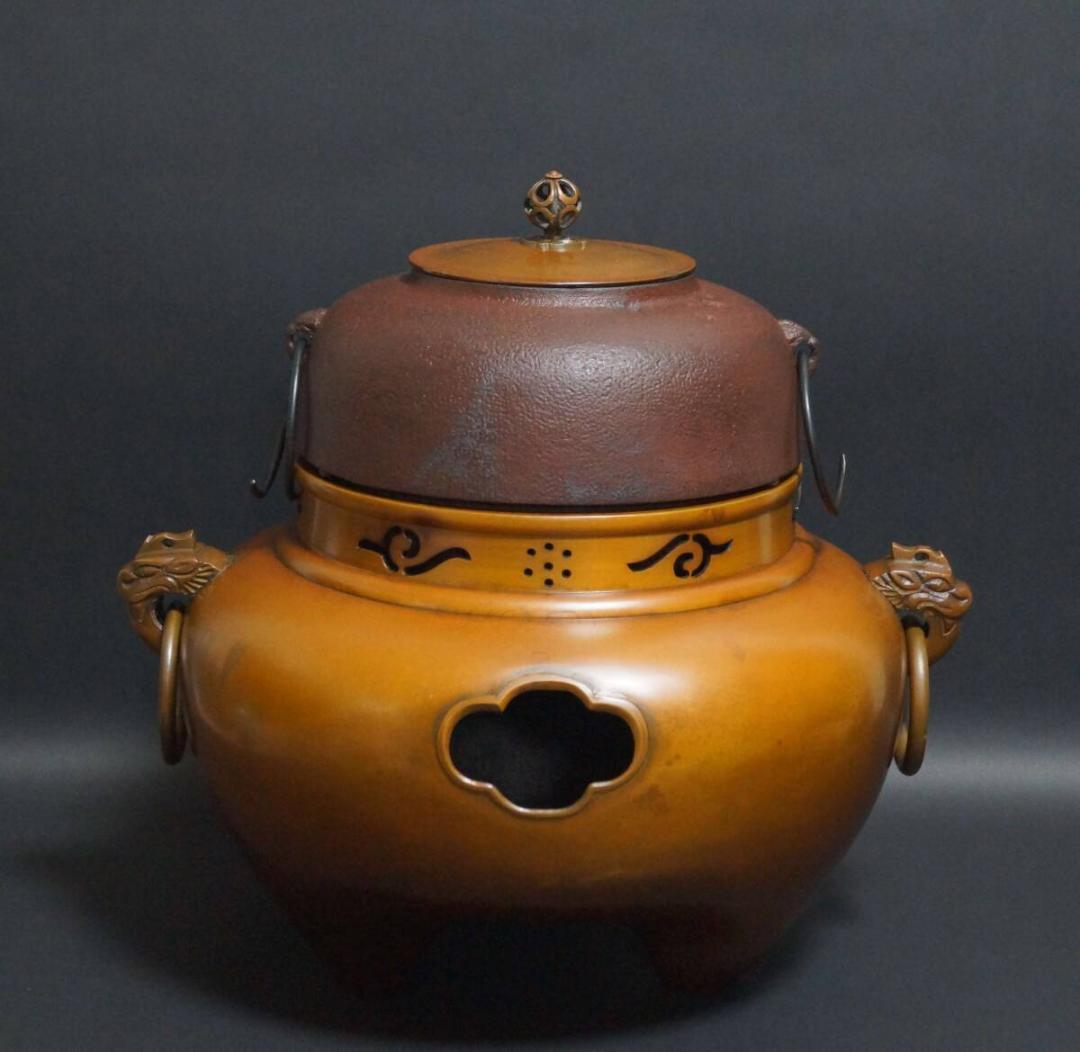 茶道具 大型朝鮮風炉 唐銅鬼面風炉 鉄釜 双龍耳 銅製蓋 総重さ7.9kｇ