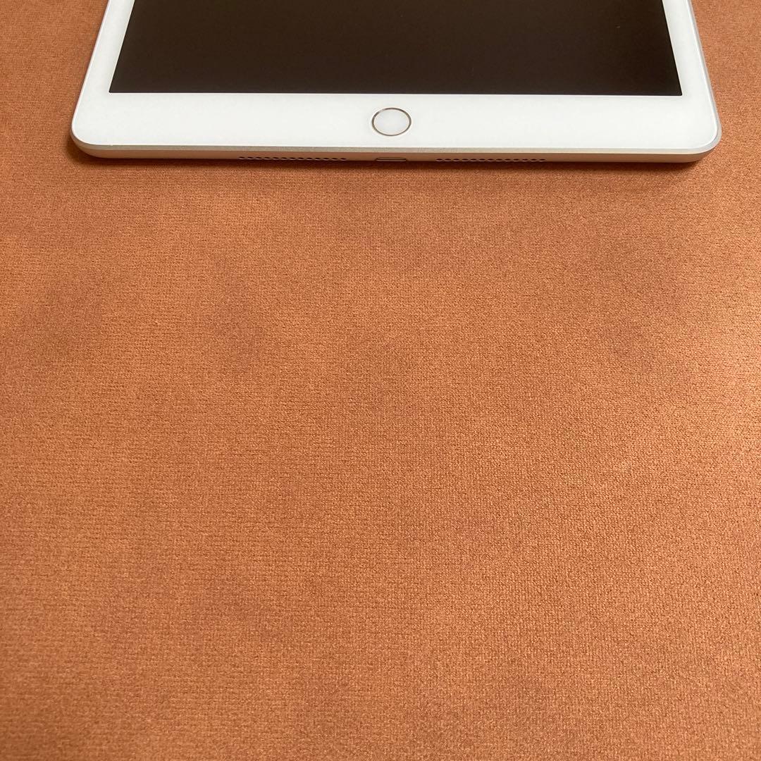 1【早い者勝ち】電池ほぼ新品☆iPad7 第7世代 32GB WIFIモデル☆