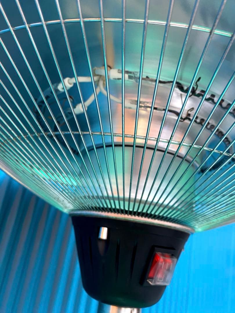 パラソルパティオヒーター(テーブル無タイプ)【UFO君】の電源は110Ｖ60HZ