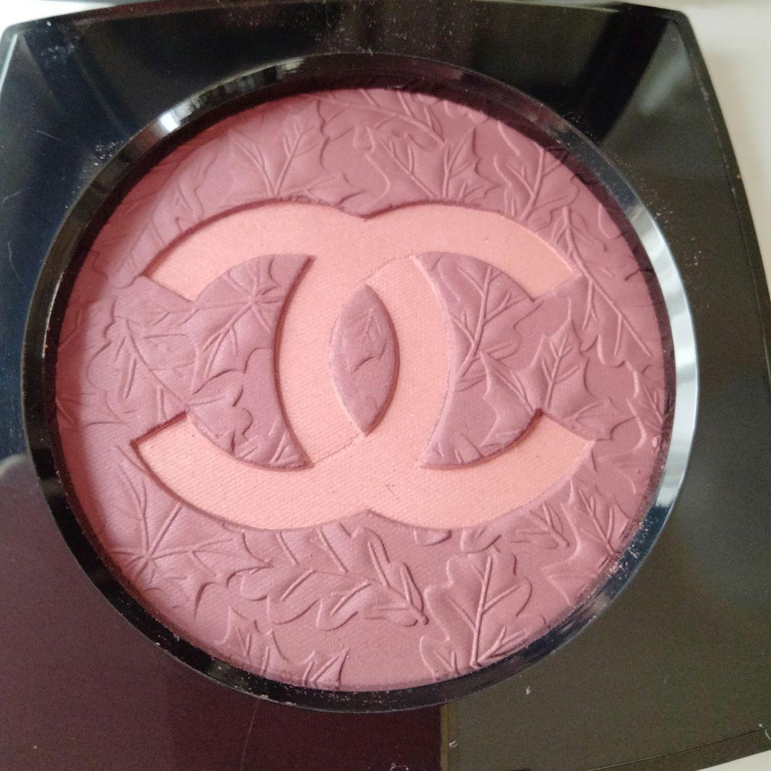 シャネル　チーク　ドゥスール　デキノックス　798　ベージュ　ロゼ　エ　モーヴ