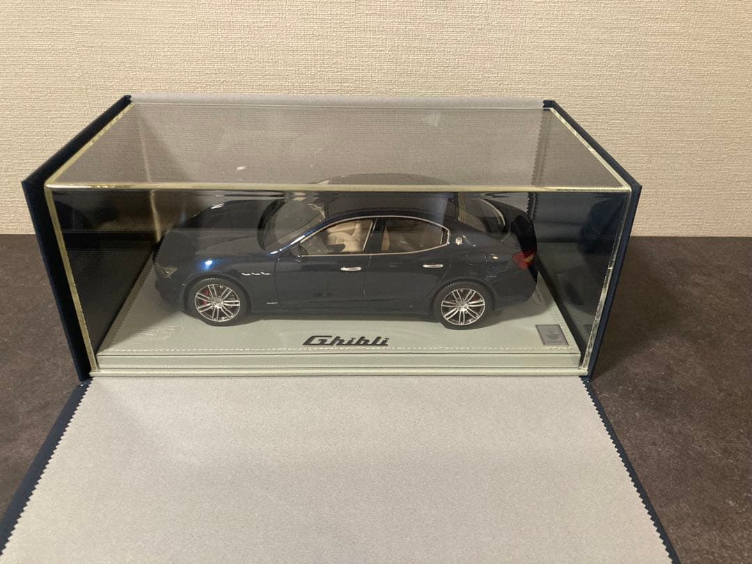 Maserati Ghibli ダークブルー