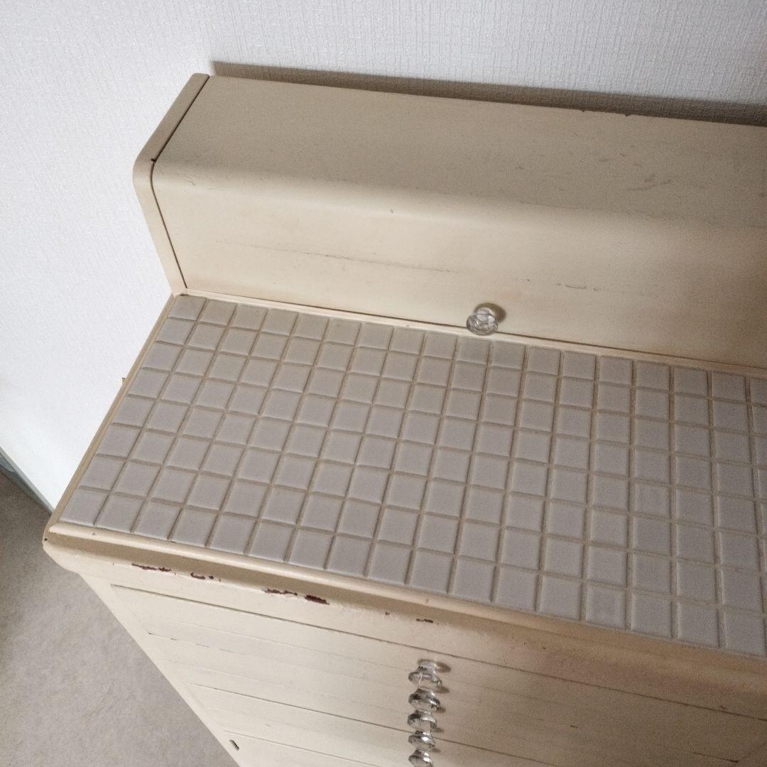 アンティークの引き出し収納棚　Siettela