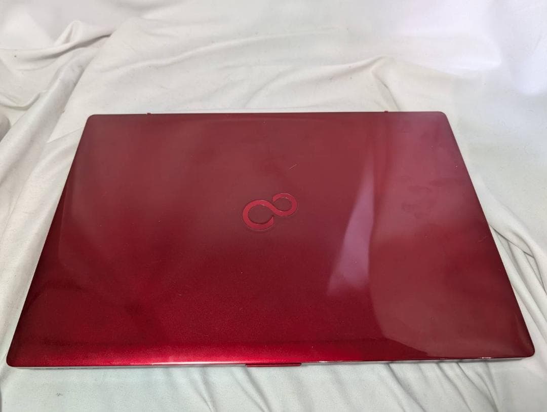 富士通 AH53/C2 第8世代 i7/8GB/SSD256GB/Office